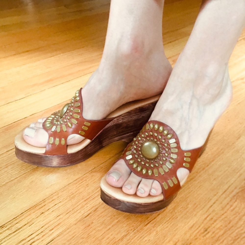 Cordero leather and wood wedge mule sandals